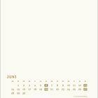 Kalender für Juni, Tage markiert: 6, 13, 20, "21.6. Sommeranfang". Beige Hintergrund, schlichte Gestaltung.