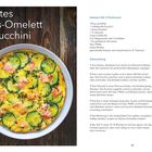 Leichtes Lachs-Omelett mit Zucchini. Zutaten und Zubereitung für 2 Portionen sind detailliert beschrieben.