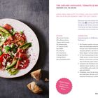 "The Archer Avocado, Tomato & Melon Salad. Zutaten: Tomaten, Wassermelone, Avocado. Rezept mit bunt angerichtetem Salatteller."