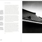 „Guardians of Kyoto“ und „Kyoto Possibilities“. Schwarz-weißes Bild von geschwungenen Tempeldächern. Elegante Linien.