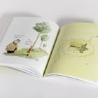 Illustration: Links Dialog über Bäume; rechts ein Imbiss mit Spuren eines gelben Vogels darum.