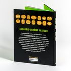 "Schaurig-schöne Fratzen" in grüner Schrift; acht Kürbisgesichter in orange, auf der Rückseite eines schwarzen Buches.