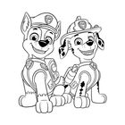 Zwei fröhliche Hundewelpen in Uniform, links mit Mütze und rechts mit Feuerwehrhelm. Cartoon-Stil.