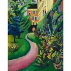 Illustration eines bunten Gartens im Juni mit geschwungenem Weg, umgeben von üppiger Vegetation und Häusern im Hintergrund.