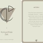 Links: "Dein Achtsamkeitsmoment." Logo mit stilisiertem Blatt. Rechts: "AKTION II" Text zur Schaffung eines Ruhe-Moments.