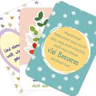 Drei Karten: Erste hat bunte Herzen, Text: „Und niemand weiß, wie es dir geht.“ Zweite blumige Illustration, Text: „Manchmal bekommt man nicht das, was man möchte, weil man etwas viel Besseres verdient hat.“
