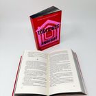 Titel: "Tödliches Angebot." Frage: "Wie weit gehst du für dein Zuhause?" Buch von Marisa Kashino. Ein Buch steht, eins offen.