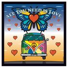 Text: "ALL YOU NEED IS LOVE", "LOVE". Illustration: Bunter VW-Bus mit Peace-Zeichen, Schmetterling und roten Herzen.