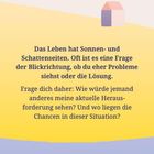 Text vor pastellfarbenem Hintergrund mit abstraktem Haus: "Das Leben hat Sonnen- und Schattenseiten..."