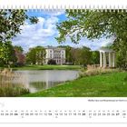 Juni. Weißes Haus und Musentempel am Teich im agra-Park. Kalenderblatt mit Landschaft, Bäumen und Gewässer.