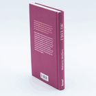 Rückenaufschrift: "FREUDE". Autor: Melanie Wolfers. Unterer Buchrand: "bene!". Buchfarbe: Dunkelrot.