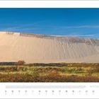 Juni 2027 Kalender mit Dünenlandlandschaft, Leehang der Kleinen Wanderdünen im Listland. Blauer Himmel, Vegetation im Vordergrund.
