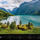 "Skandinavien 06" und "See Lovatnet (Norwegen)". 

Grüne Wiesen, Holzhütten mit Grasdächern, blauer See, umgeben von Bergen.