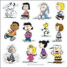 Eine Illustration mit Figuren aus "Peanuts", darunter ein fröhlicher Hund und verschiedene Kinder in charakteristischer Kleidung.