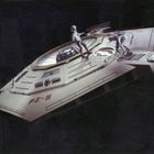 Text: "PZ-5". Illustration eines futuristischen Raumschiffs mit zwei Astronauten im Weltraum.