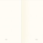 Ein offenes Notizbuch mit gepunkteten Seiten und einem kleinen, dekorativen Logo unten auf jeder Seite.