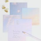 "NEVER STOP DREAMING", "THE SKY'S THE LIMIT", "HEAD IN THE CLOUDS", "You’re like sunshine on a cloudy day." Notizzettel mit Stift.