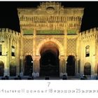 Text: "İstanbul Üniversitesi", "Universität", Zahlen von 1 bis 31. Historisches Gebäude mit beleuchtetem Torbogen.