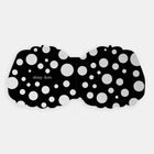 Text: "shiny dots". Schwarzer Hintergrund mit unterschiedlich großen weißen Punkten, Layout wie eine geöffnete Brille.