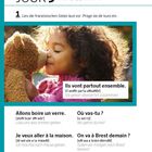 JOUR 5: Französische Sätze üben: "Ils vont partout ensemble." Bild: Kind küsst einen Teddybären.