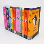 Ein Stapel Bücher mit bunten Covern. Titel: "Mansfield Park", "Sense and Sensibility", "The Call of the Wild", "1984", "The Ringer".