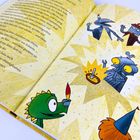 Text: Eine Geschichte über Ritter und Abenteuer. 
Illustration: Bunte Figuren, darunter ein grüner Drache und ein Roboter.
