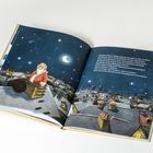 Text: "Nachdem Fritzi zu Mittag gegessen hat, eilt er sofort zurück in ihr Zimmer..." Illustration: Weihnachtsmann auf einem Dach.