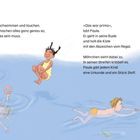 Zwei Kinder schwimmen fröhlich im Wasser; eines springt hinein. Ein Entenküken und Fische sind um sie herum.