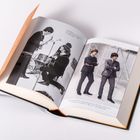 Links: "Die Athleten", rechts: "Pause während der Aufzeichnungen von 'The Music of Lennon & McCartney', 2. November 1965".
