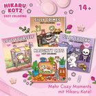 „SILLY CRIMES“, „LOVE YOURSELF“, „NAUGHTY CATS“, „SILLY SPOOKY“, „Mehr Cozy Moments mit Hikaru Kotz!“. Bunte Cartoon-Bücher.