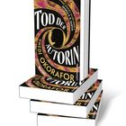 Buchtitel: "Tod der Autorin" von Nnedi Okorafor. Cover zeigt eine Spirale mit Silhouette. Bücher sind gestapelt.