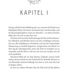 KAPITEL 1. Ein Text über einen Waldweg, der zu einem Marktplatz führt. Erwähnung eines Pubs namens "Die lachende Hornisse".