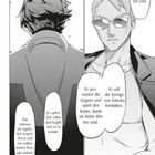 Zwei Männer; einer mit dem Rücken, einer mit Sonnenbrille. Texte beschreiben Arashis Ziel und Risiko. Manga-Stil.