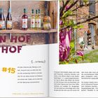 "VON HOF ZU HOF #15 ... im Fläming. #offeneHöfe #Landlust #Wochenende #Fläming"

Links Flaschen auf Holzregal, rechts blühende Pflanzen vor Backsteingebäude.