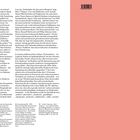 Linke Seite: Pagina 17 unten. Text handelt von Architekturgeschichte und Postmoderne in Wien. Rechte Seite: Korallefarbiger Hintergrund. Oben Barcode.