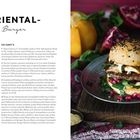 Text "ORIENTAL-Burger". Links Rezept mit Zutaten und Zubereitung. Rechts ein Burger auf einem Teller, umgeben von Granatapfel.