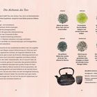 Zwei Seiten über Grüntee. Links Infos über gesundheitliche Vorteile, rechts verschiedene Teesorten und ein Keramik-Set.