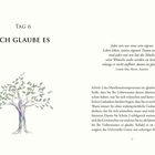 Tag 6: Ich glaube es. Zitat von Louisa May Alcott. Illustration zeigt einen Baum mit Geldscheinen als Blätter.