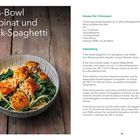 Lachs-Bowl mit Spinat und Konjak-Spaghetti. Zutatenliste und Zubereitungsschritte für ein Gericht mit Lachs und Spinat.