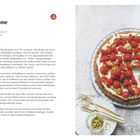 Erdbeertorte mit Avocadocreme, Rezeptanleitung, Nährwerte pro Stück: ca. 160 kcal. Runde Torte mit Erdbeeren belegt.