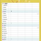 Kalenderblatt Juli 2027. Illustration: Mädchen mit blauen Haaren im gelben Kleid, hält Luftballons, umgeben von Blumen.