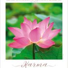 Schriftzug "Karma", Zitat über das Streben nach Glück. Pinke Lotusblüte vor grünem Hintergrund. Monatsansicht unten.