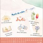 Mach's dir schön im Juli. Genieße den Sonnenuntergang, ein tolles Sommerbuch, Fahrradtouren, Eistee und Wildblumen.