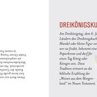 DREIKÖNIGSKUCHEN: Beschreibung der Tradition am 6. Januar. Rechts ein Gebäck mit Krone. Januar, Mittwoch, 06.