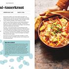 **Thai-Sauerkraut** für 2 Personen, Vorbereitung: 15 Min, Garzeit: 15 Min. 
Rechts: Schüssel mit buntem Gemüse und Tofu.