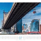 Queensboro Bridge zwischen Long Island und Manhattan in New York, USA. Kalendarium für den Monat Juli, Tagestexte.