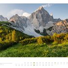 Text: "Blick vom Mahnkopf (2.094 m) auf... Rofanspitze". Unten Kalender: Juli, Tage 1 bis 31. Berglandschaft mit Wald und Blumenwiese.