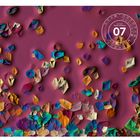 "07, Karl Gaff, The Art of Science, Polarized Light Microscopy." Bunte kristallartige Formen auf magentafarbenem Hintergrund.