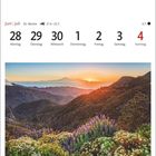 Kalenderwoche 26: 28. Juni bis 4. Juli. Landschaft mit Bergen, blühenden Pflanzen und Sonnenuntergang. Ort: Nationalpark Garajonay.