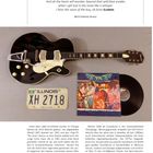 **Texte:**   
Speedwagons & Hamer  
And oh the heart will wander... oh from Illinois.  
Brett Eldredge (Illinois).  

**Beschreibung:**  
Schwarze E-Gitarre, Illinois-Nummernschild, REO-Vinylcover.